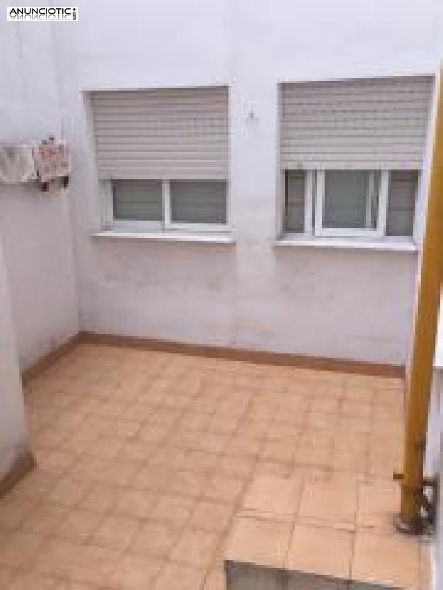 Piso vac&iacute;o con terraza