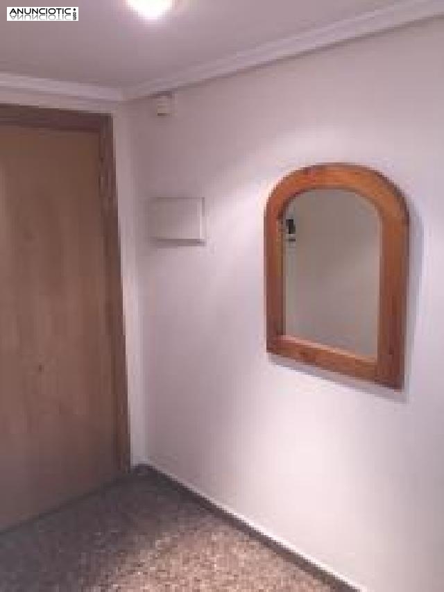 Piso vac&iacute;o con terraza