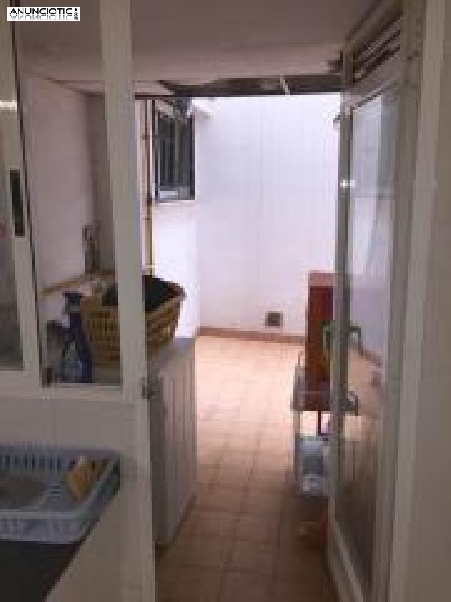 Piso vac&iacute;o con terraza