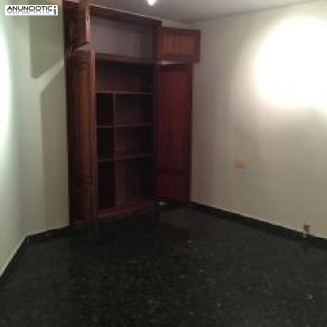 Se alquila piso vac&iacute;o