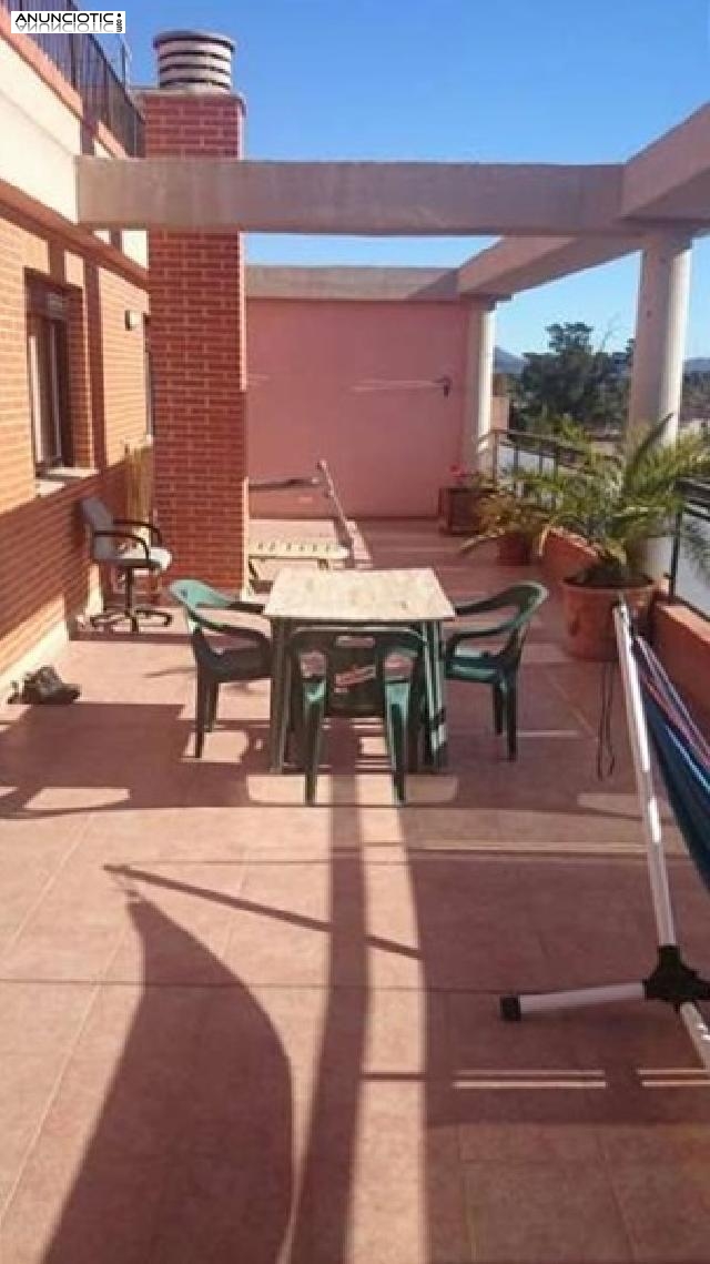 Atico en b&eacute;tera de 103 m2