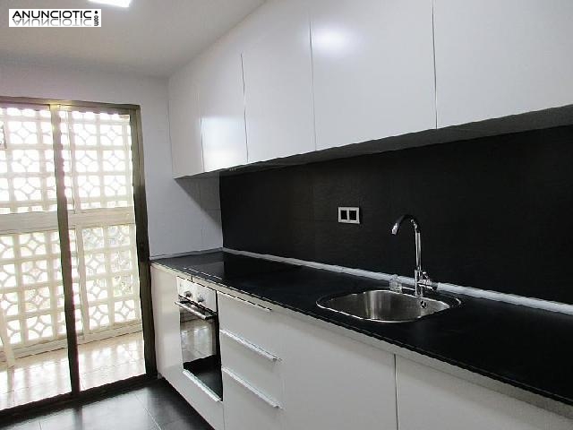 Estupendo piso reformado vac&iacute;o