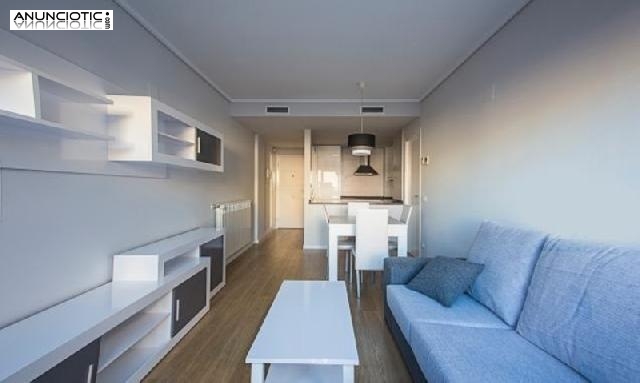 Piso con piscina en el bot&agrave;nic de 60 m2