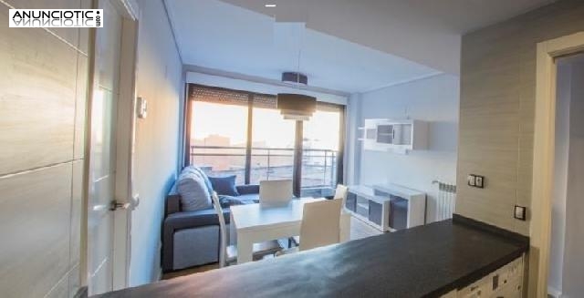 Piso con piscina en el bot&agrave;nic de 60 m2