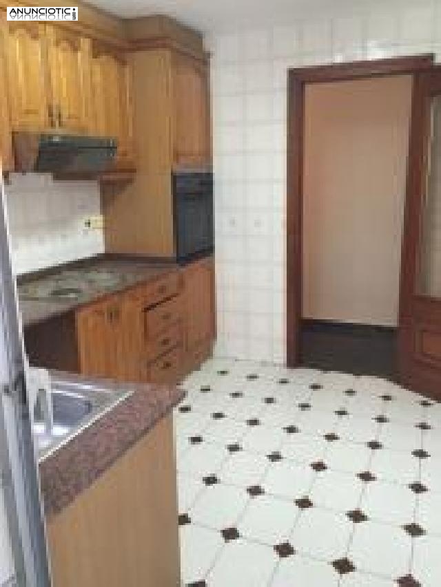 Se alquila piso vac&iacute;o