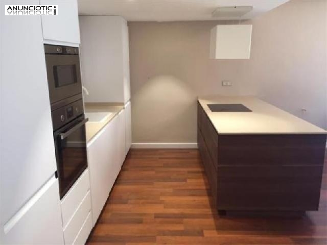 Piso en de ciril amor&oacute;s por 900 ?