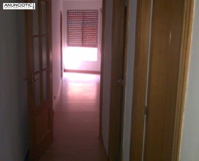 Piso en alquiler reformado en b&eacute;tera