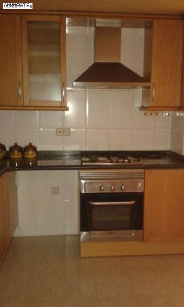 Se alquila piso grande vac&iacute;o