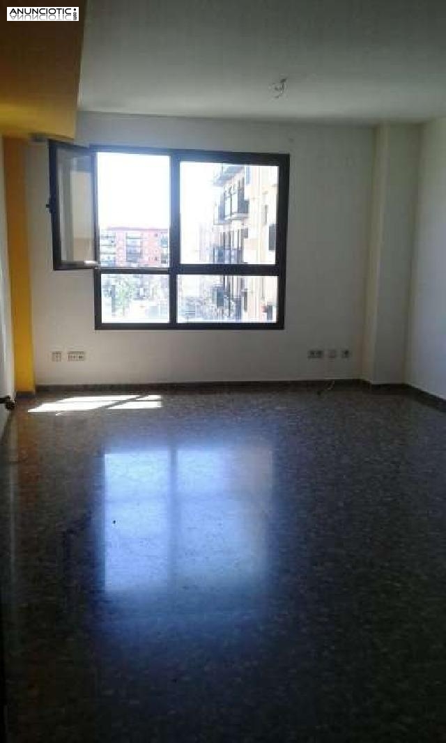 Se alquila piso grande vac&iacute;o